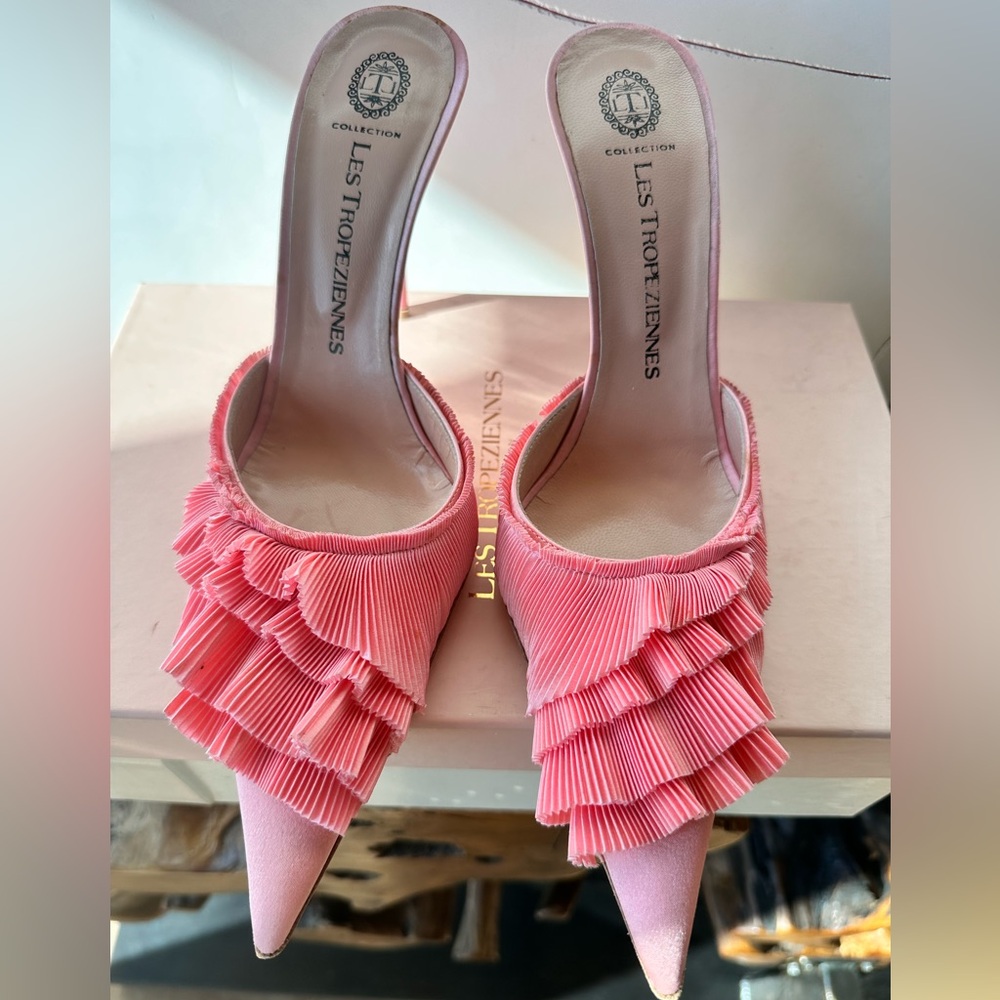 RARE Vintage Collection Les Tropeziennes light pink satin mules. Size 8